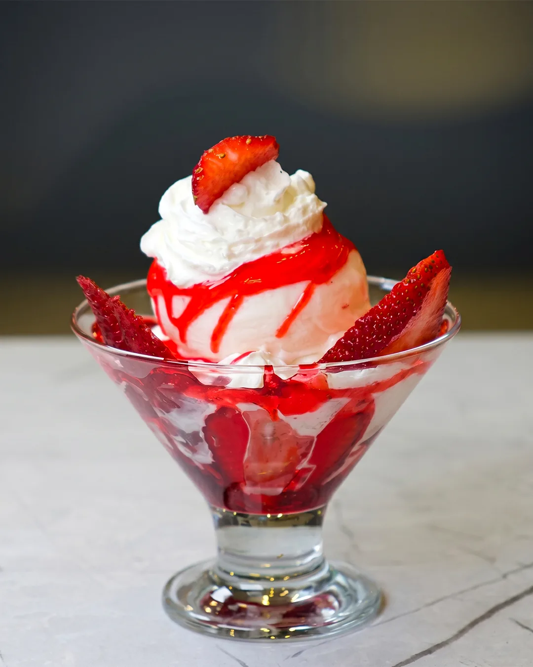 Çilekli Sundae